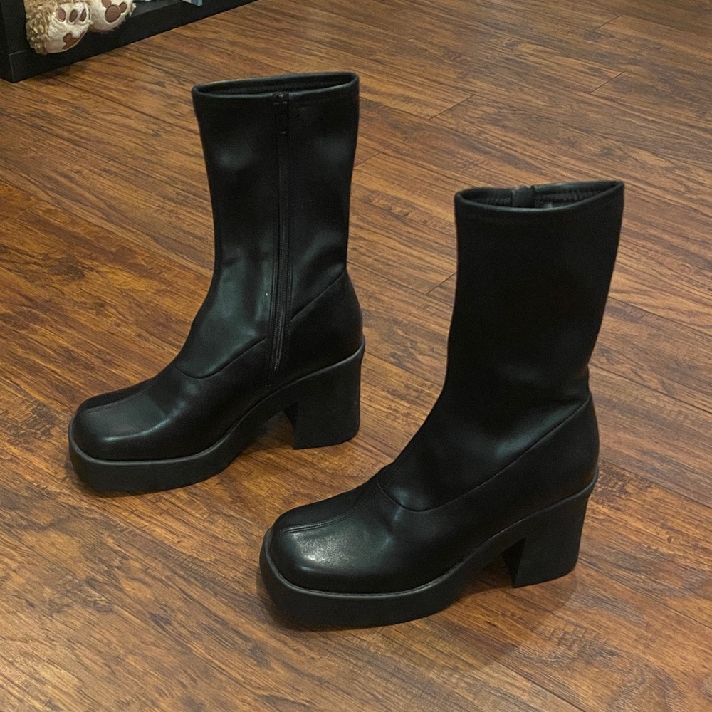 Steve Madden Platform Boots